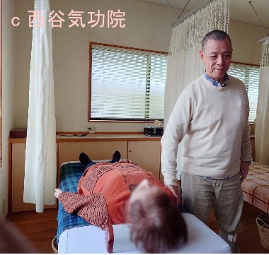 池田鍼灸施療院での治療風景2024